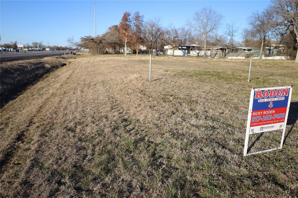 4204 B N Main Street, Cleburne, TX 76058