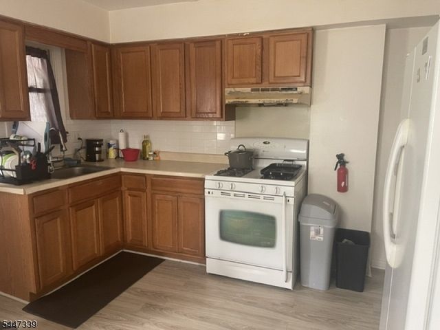18 Sickle St, Dover Town, NJ 07801