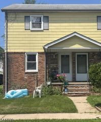 18 Sickle St, Dover Town, NJ 07801