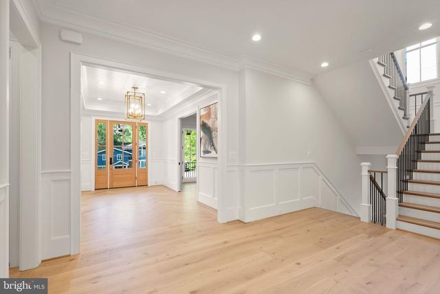 5850 UPTON ST, Mclean, VA 22101