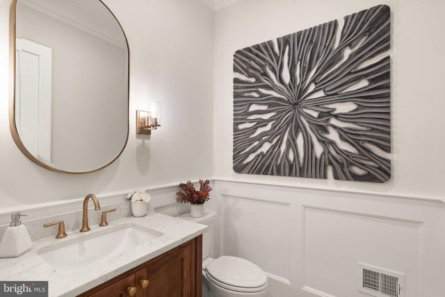 5850 UPTON ST, Mclean, VA 22101