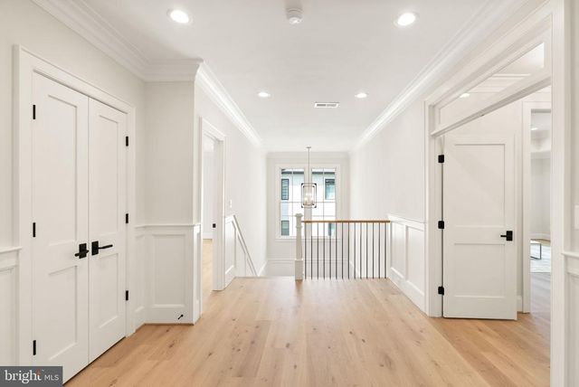 5850 UPTON ST, Mclean, VA 22101