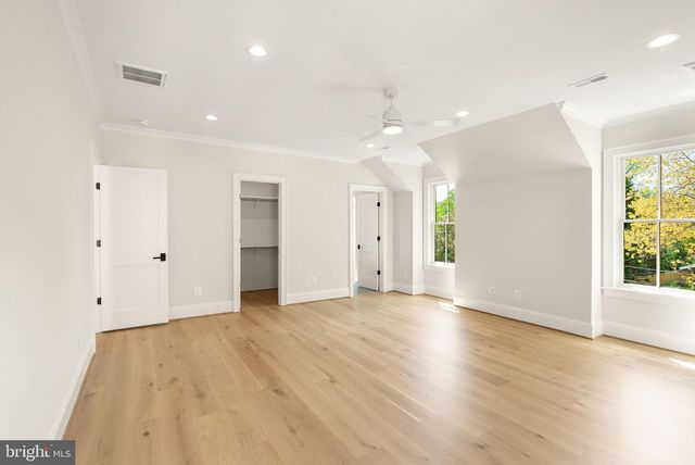 5850 UPTON ST, Mclean, VA 22101