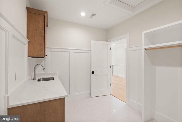 5850 UPTON ST, Mclean, VA 22101