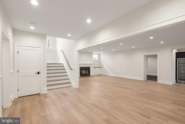 5850 UPTON ST, Mclean, VA 22101