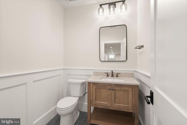 5850 UPTON ST, Mclean, VA 22101