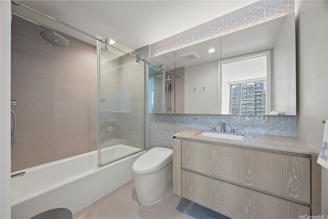 1000 Auahi Street 2803, Honolulu, HI 96814