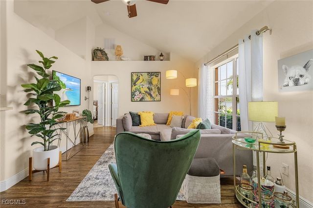 327 SW 26th TER, Cape Coral, FL 33914