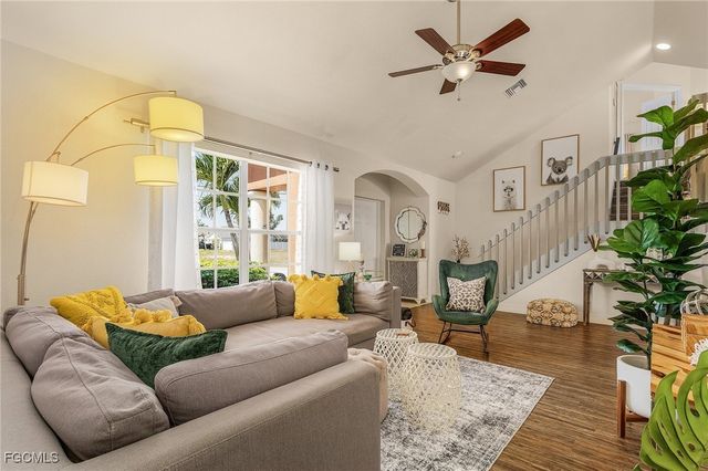 327 SW 26th TER, Cape Coral, FL 33914