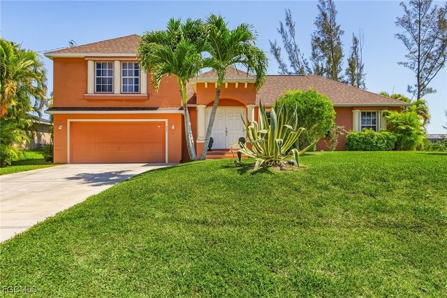 327 SW 26th TER, Cape Coral, FL 33914