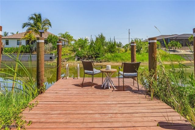 327 SW 26th TER, Cape Coral, FL 33914