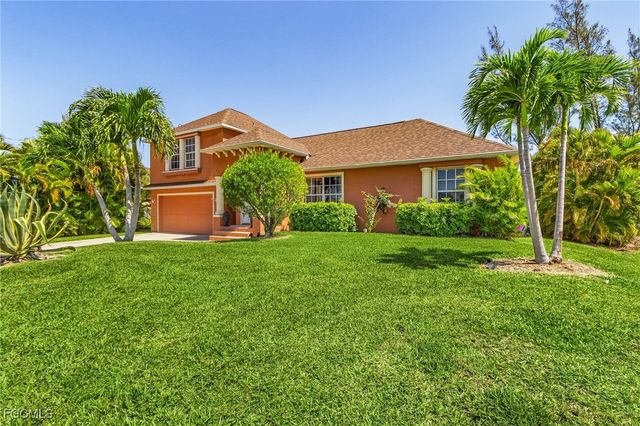 327 SW 26th TER, Cape Coral, FL 33914