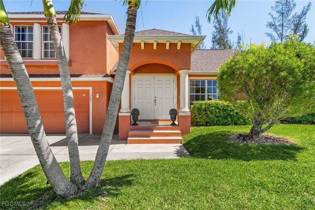 327 SW 26th TER, Cape Coral, FL 33914