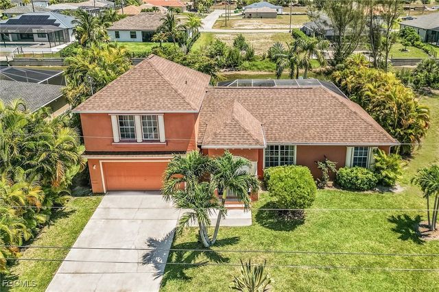 327 SW 26th TER, Cape Coral, FL 33914