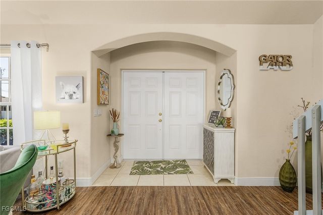 327 SW 26th TER, Cape Coral, FL 33914