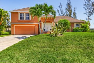 327 SW 26th TER, Cape Coral, FL 33914