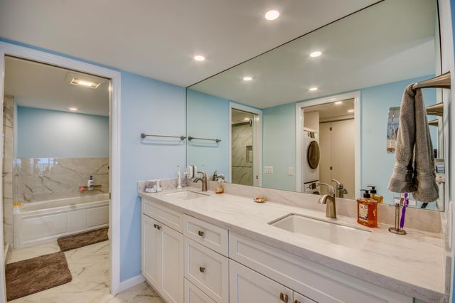 122 Lakeshore Drive Ph34, North Palm Beach, FL 33408