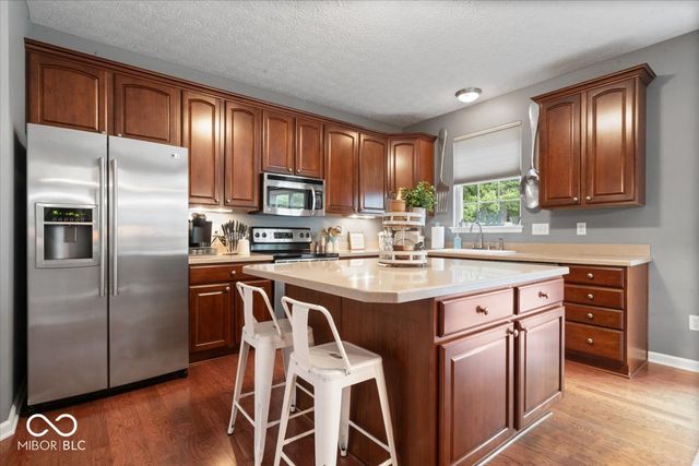 17 Markleville Lane, Westfield, IN 46074