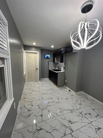 8427 Artesian Street, Detroit, MI 48228