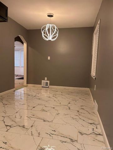 8427 Artesian Street, Detroit, MI 48228