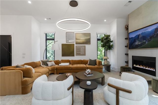 2824 Ashford Road NE, Brookhaven, GA 30319