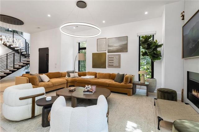 2824 Ashford Road NE, Brookhaven, GA 30319