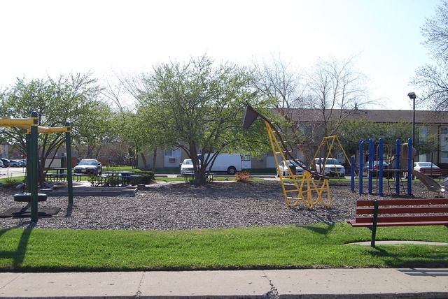 8928 N Steven Drive 2D, Des Plaines, IL 60016