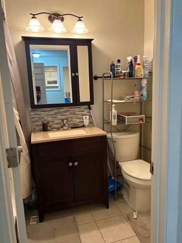 8928 N Steven Drive 2D, Des Plaines, IL 60016