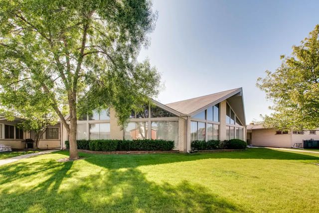 8928 N Steven Drive 2D, Des Plaines, IL 60016