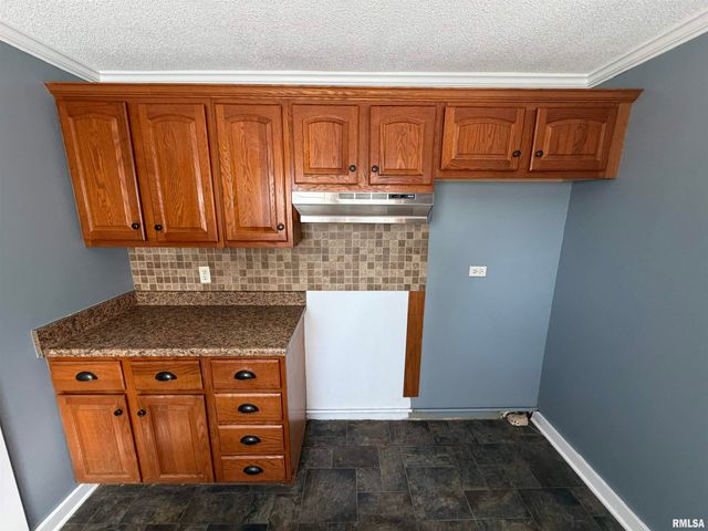 621 S STEWART Street, Creve Coeur, IL 61610