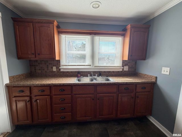 621 S STEWART Street, Creve Coeur, IL 61610