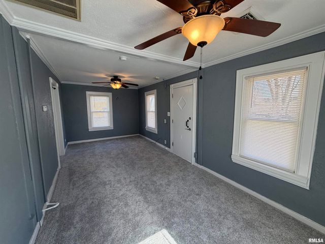 621 S STEWART Street, Creve Coeur, IL 61610
