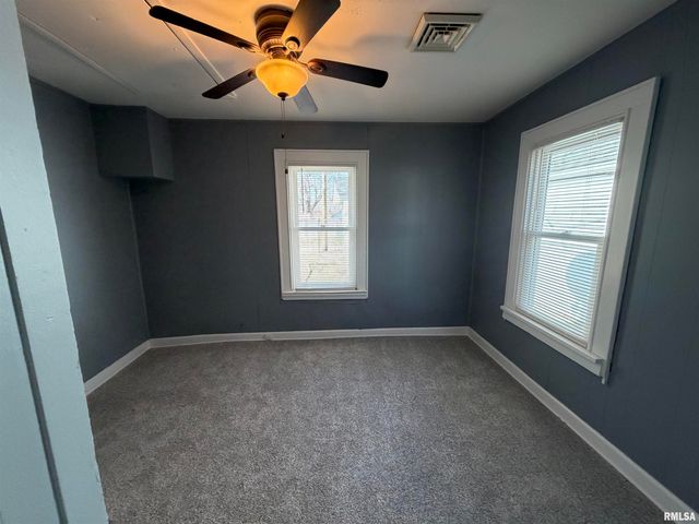 621 S STEWART Street, Creve Coeur, IL 61610