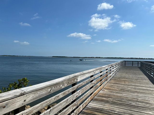4292 SE Rainbows End, Stuart, FL 34997