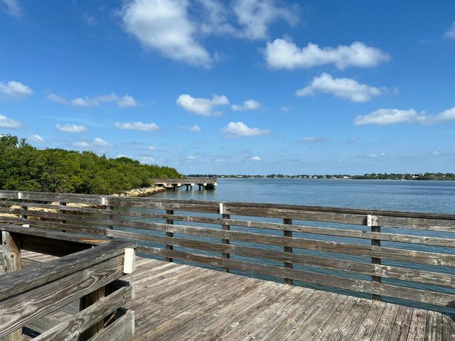 4292 SE Rainbows End, Stuart, FL 34997