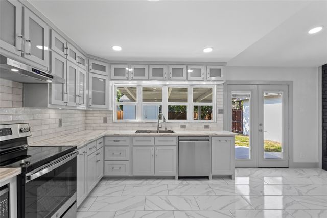 1528 Carnation Drive, Lewisville, TX 75067