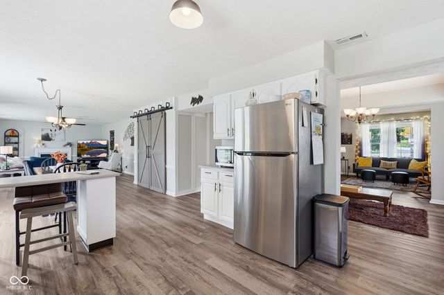 7995 Cobblesprings Drive, Avon, IN 46123