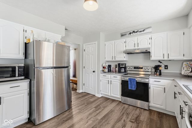7995 Cobblesprings Drive, Avon, IN 46123