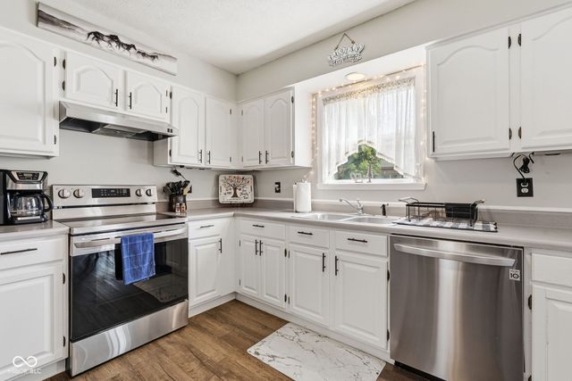 7995 Cobblesprings Drive, Avon, IN 46123