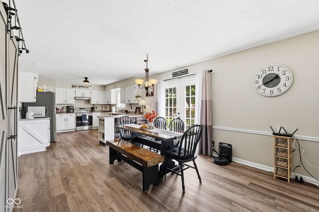 7995 Cobblesprings Drive, Avon, IN 46123