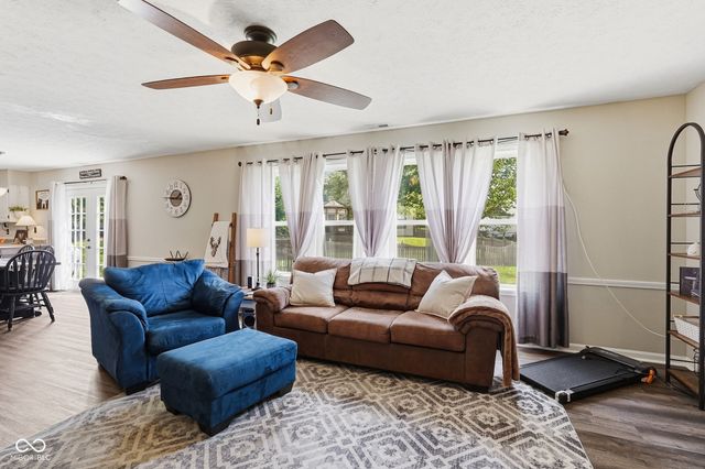 7995 Cobblesprings Drive, Avon, IN 46123