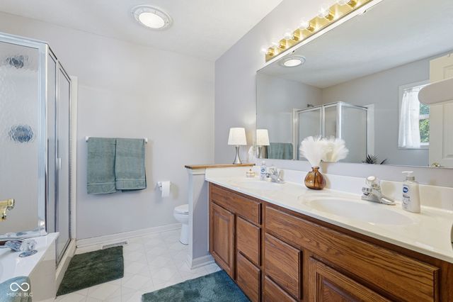 7995 Cobblesprings Drive, Avon, IN 46123