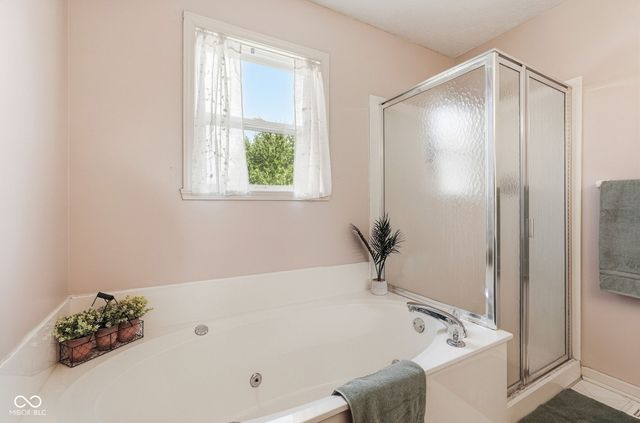 7995 Cobblesprings Drive, Avon, IN 46123
