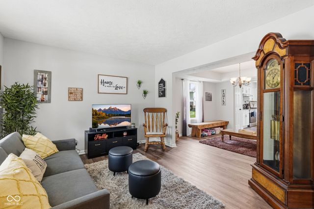 7995 Cobblesprings Drive, Avon, IN 46123