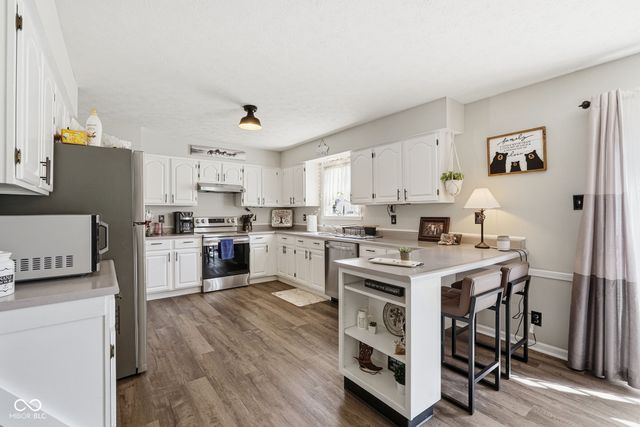 7995 Cobblesprings Drive, Avon, IN 46123