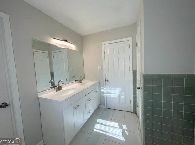 4887 Pine Shadows Drive, Stone Mountain, GA 30088