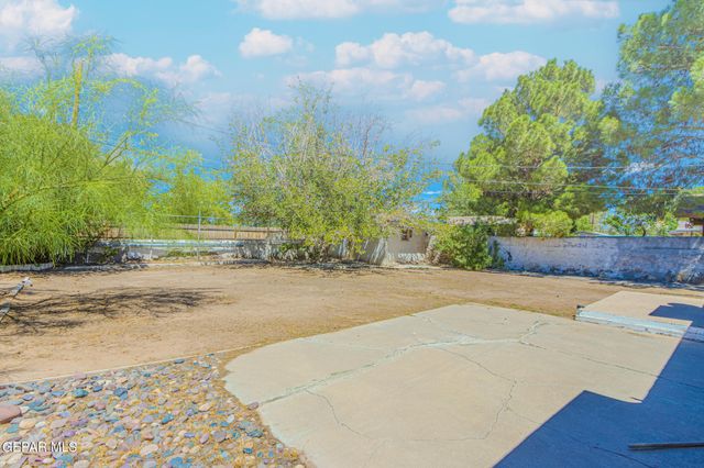 8115 LA PALOMA Circle, El Paso, TX 79907