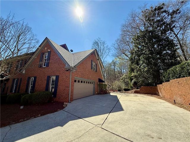 7300 Chattahoochee Bluff Drive, Atlanta, GA 30350