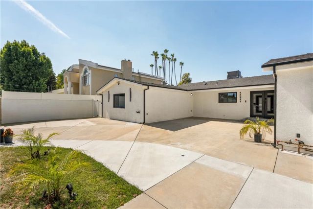 18921 Keswick Street, Reseda, CA 91335