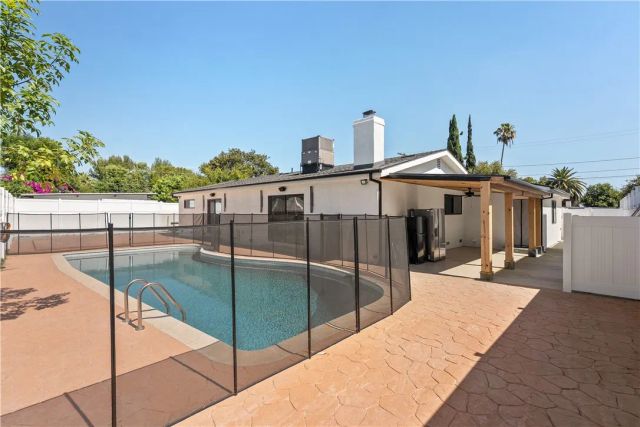 18921 Keswick Street, Reseda, CA 91335